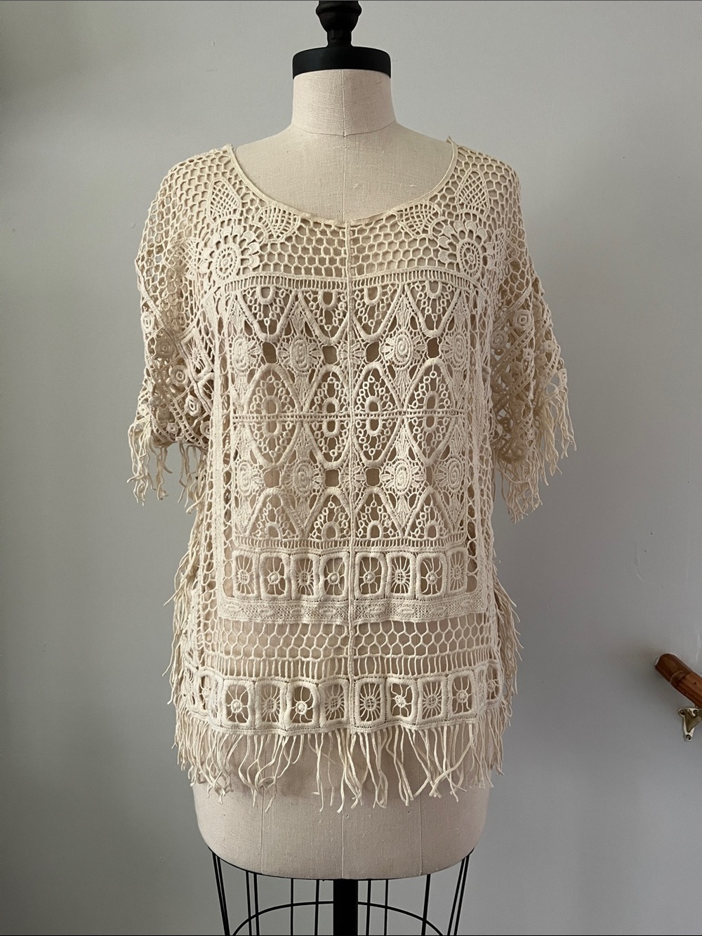 Anthropologie Angel of the North macrame woven fringe top XS/S